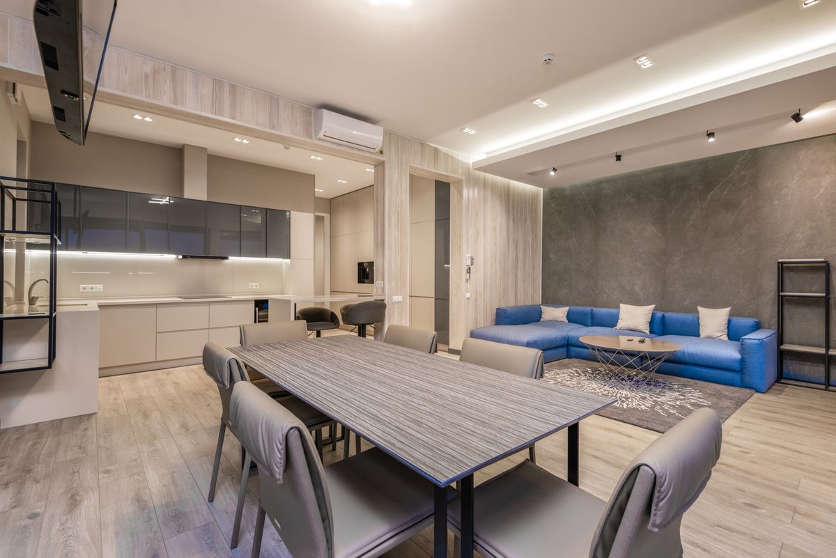 Salón vacío y limpio